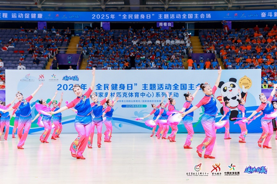 詹姆斯：我回克城的首战 遇到两个穿着骂我T恤的人说他们爱我