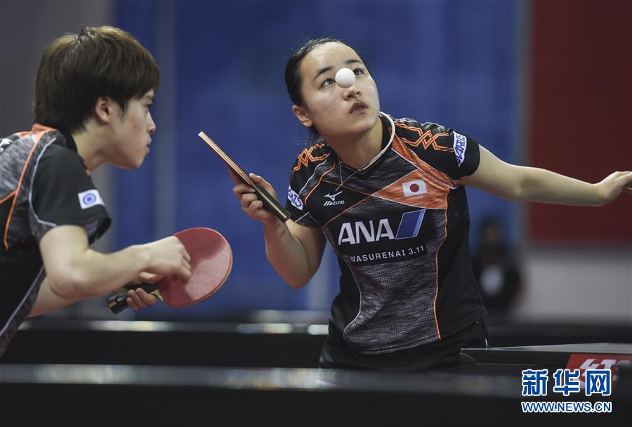 他努力适应 他努力适应